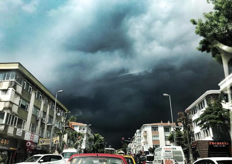 İstanbul'da yağış kent genelinde etkili oluyor