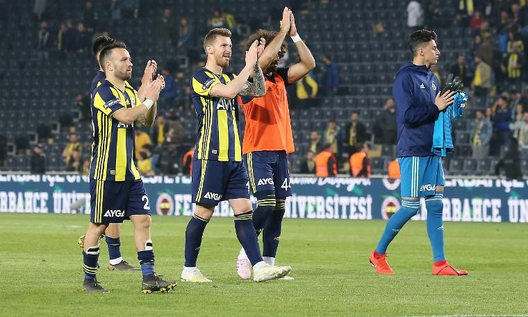 Fenerbahçe morallendi, Akhisar veda etti