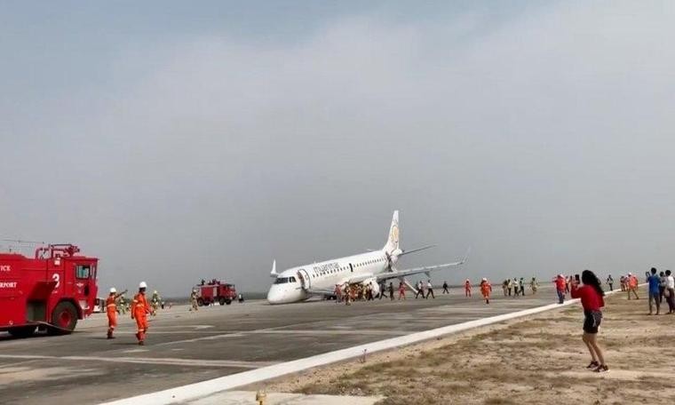 Myanmar'da pilot, ön iniş takımları açılmayan uçağı indirdi