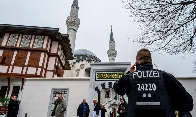 Almanya camilere dış kaynakları kesmek için 'cami vergisi' getirmeyi düşünüyor