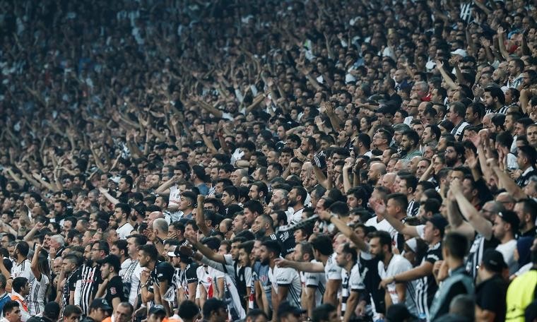 Beşiktaş taraftarından 'Yönetim İstifa' sesleri