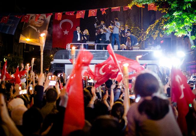 Ekrem İmamoğlu: Ne mutlu bana ki Mustafa Kemal'in evladı olarak yola çıkıyorum (16.05.2019) (16.05.2019)