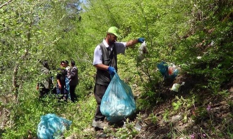 Ormanlık alandan 28 ton çöp çıktı