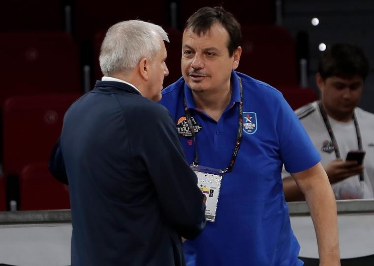 Obradovic'ten Anadolu Efes'e tebrik