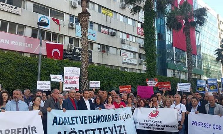 Demokrasi Nöbeti Konak’a taşındı