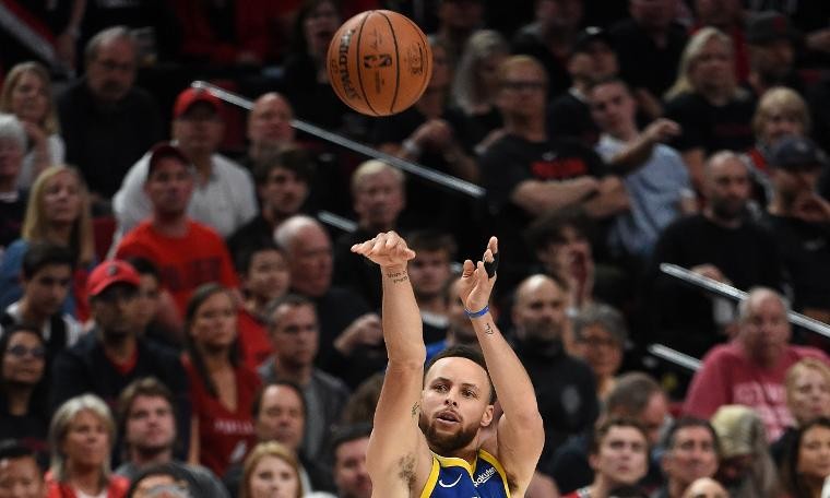 Warriors finalden bir galibiyet uzakta