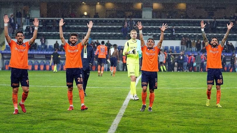 Başakşehir'den şampiyonluk paylaşımı