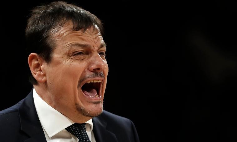 Ergin Ataman'a küfürlü tezahürat