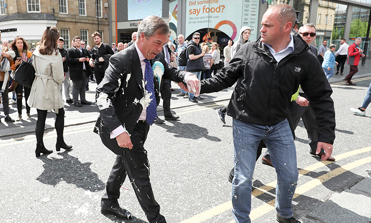 İngiltere'de bir milkshake protestosu daha