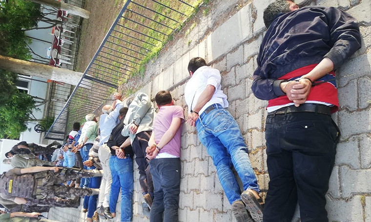 Baroyu isyan ettiren fotoğraf: İşkence iddiası