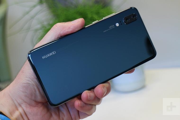 Huawei'ye bir darbe de Microsoft'tan