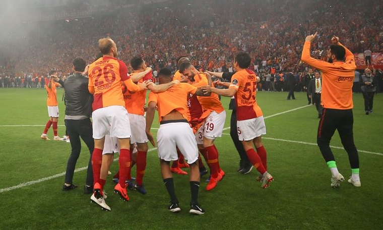 Galatasaray, Fenerbahçe'den unvan aldı