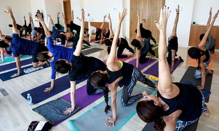 İran'da yoga yapan 30 kişi gözaltına alındı