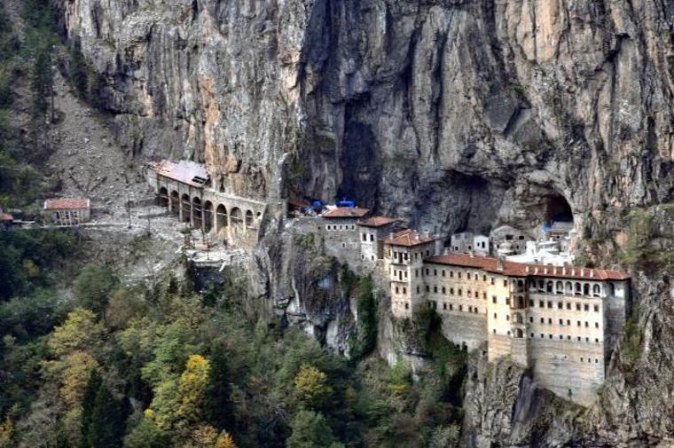 Sümela manastırı ziyarete açıldı