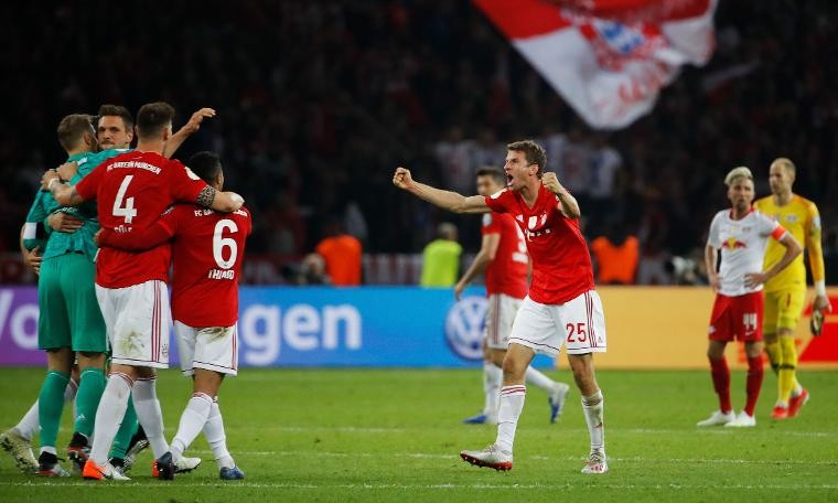 Bayern Münih, sezonu kupayla kapattı