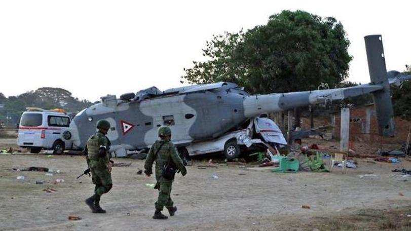 Meksika'da askeri helikopter düştü: Çok sayıda ölü var