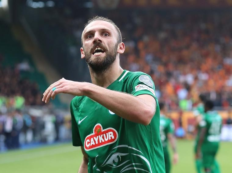 Fenerbahçe'de Vedat Muriqi pazarlığı