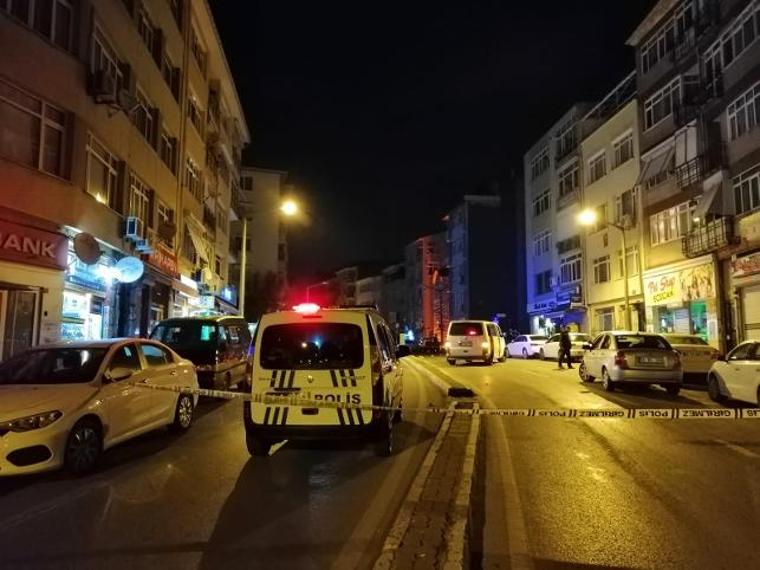 Kadıköy'de önce iş yerine sonra polis ateş açtılar: 2 yaralı