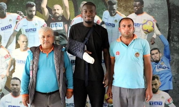 Sackey'in kaza yerinde düşen altın kolyesini işçiler buldu