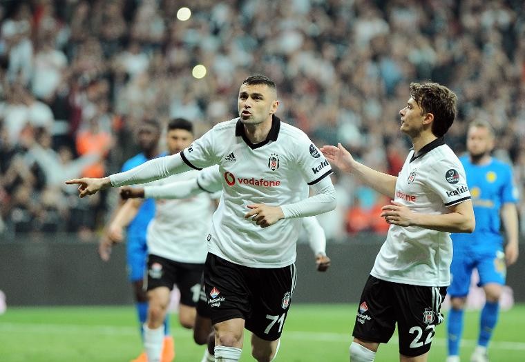 Burak Yılmaz 3. kez dalya diyecek