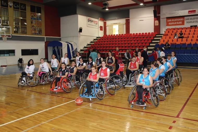 Tekerlekli Sandalye Basketbol Kadınlar Türkiye Şampiyonası başladı