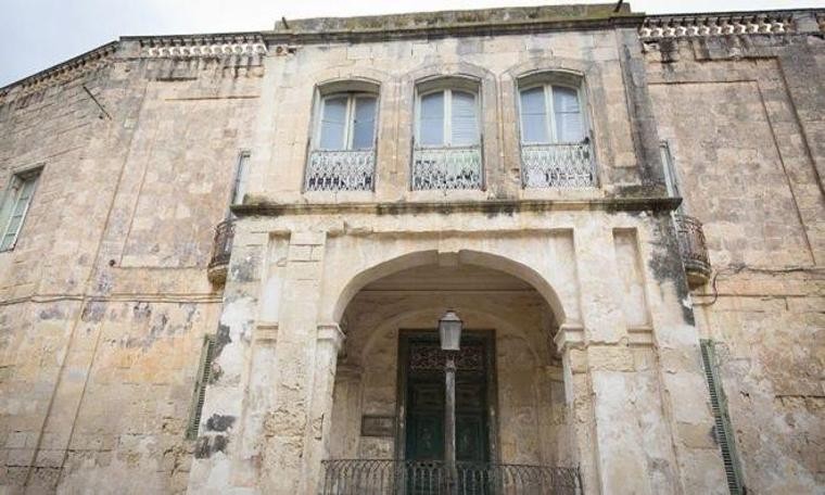 Kraliçe 2. Elizabeth'in Malta'daki eski villası 6 milyon euro'ya satışa çıkarıldı