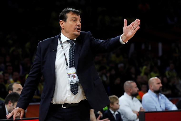 Anadolu Efes Başantrenörü Ergin Ataman: İki takım oyuncularını da kutluyorum