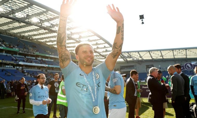 City'den Kyle Walker'a yeni sözleşme