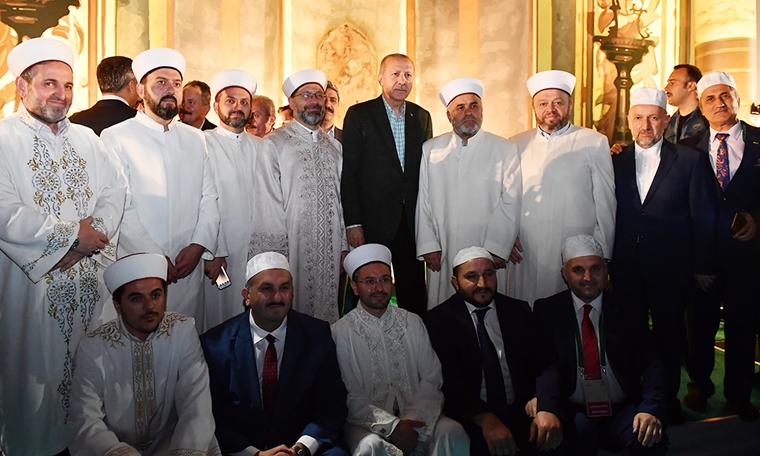 Erdoğan: Burası İstanbul, diğer adıyla İslambol ama Konstantinapol olarak görmek isteyenler var