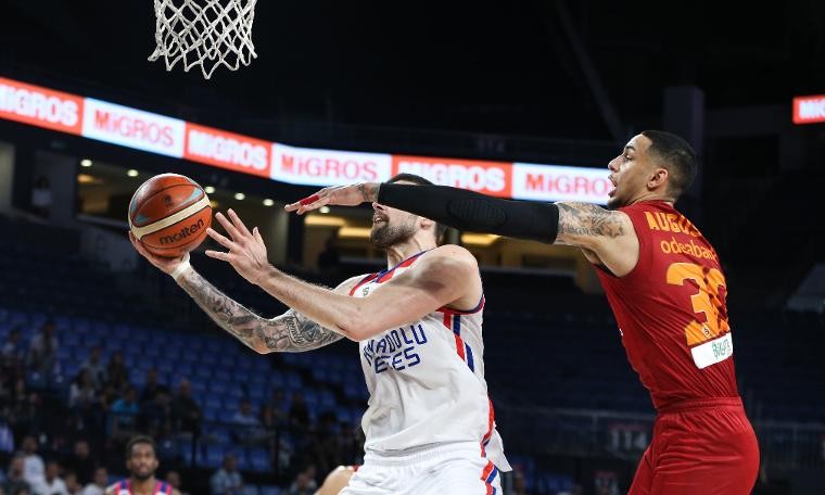 Anadolu Efes, evinde rahat kazandı (02.06.2019)