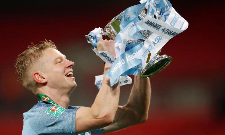 Zinchenko 2024'e kadar Manchester City'de