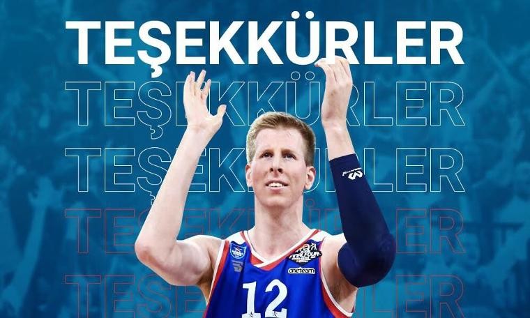 Şampiyon Aradolu Efes'te Brock Motum’la yollar ayrıldı