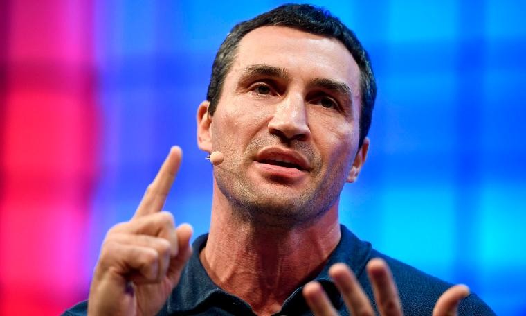 Eski boks şampiyonu Klitschko, yanan yattan kurtarıldı