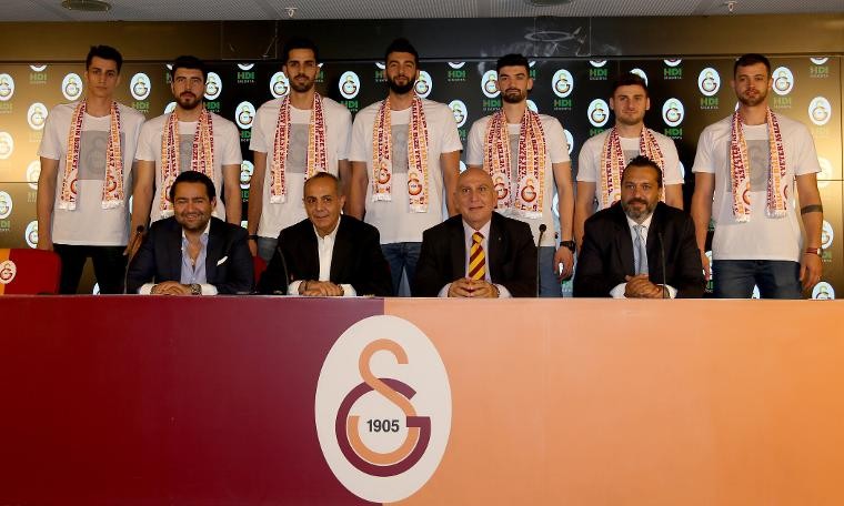 Galatasaray Erkek Voleybol Takımı'nda 7 imza