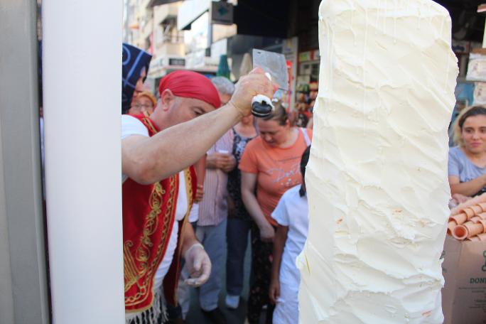 Dondurma izdihamı... 60 kilo yarım saatte bitti