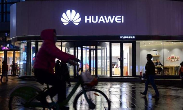 Huawei yaptırımına Facebook da katıldı