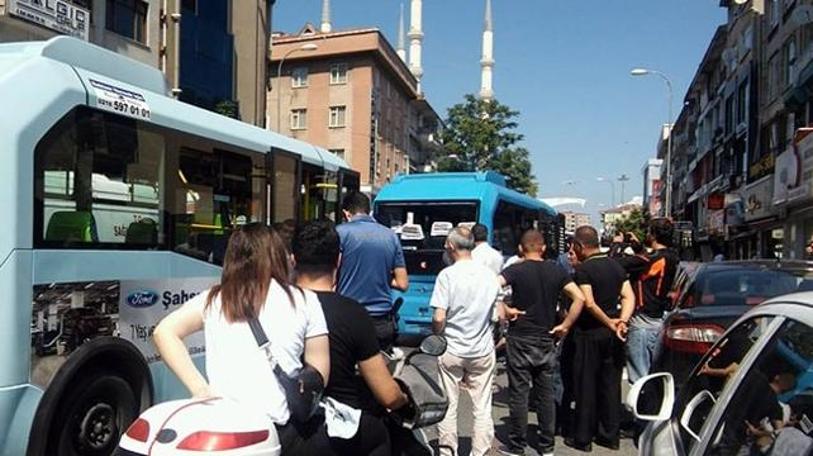 Maltepe'de minibüsler çarpıştı: 5 yaralı