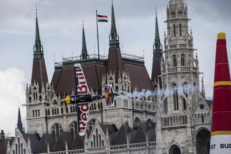 Red Bull Air Race’te heyecan dorukta: 'son iki yarış'