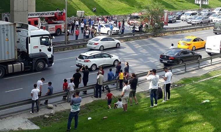 Film gibi izlediler, İstanbul'da trafik kilitlendi