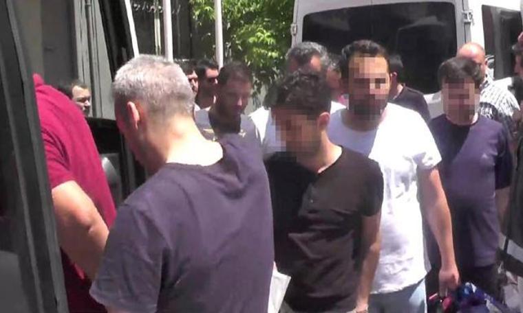 İzmir’de FETÖ’ye ağır darbe