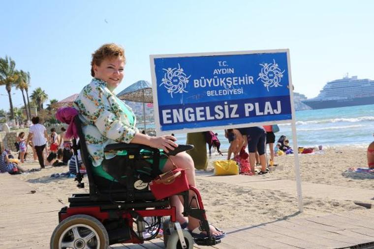 Engelsiz yaşam için Kuşadası'na yerleşen Deniz Öztürk'ten Çerçioğlu'na teşekkür