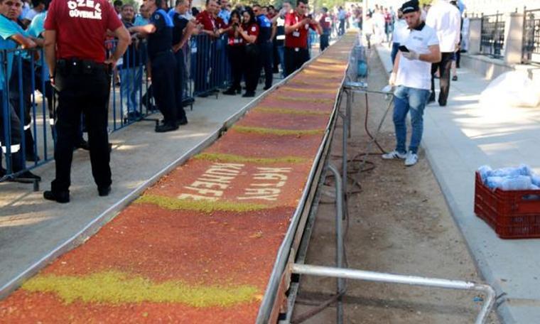 Hatay'da 80'inci yılda 80 metrelik künefe