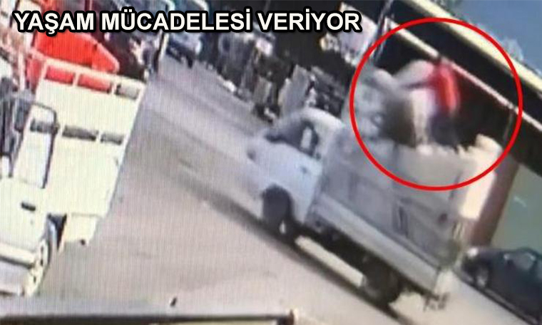 13 yaşındaki oğlunun sürdüğü hurda yüklü kamyonetten düşen adam yaşam mücadelesi veriyor