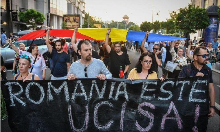 Romanya'da kız çocuğunun kaçırılıp öldürülmesi sonrası polis hemen harekete geçmedi, İçişleri Bakanı istifa etti