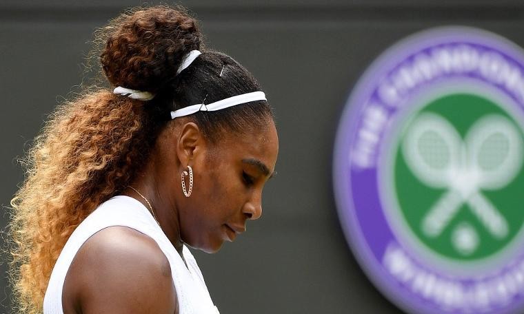 Wimbledon: Serena Williams korta zarar verdiği için 10 bin dolar para cezasına çarptırıldı