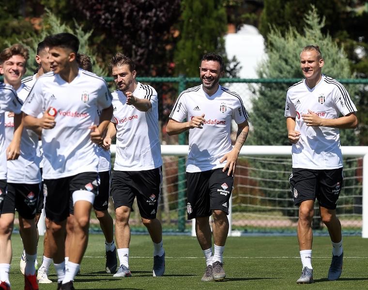 Beşiktaş’ta 2 isim kampa katılıyor