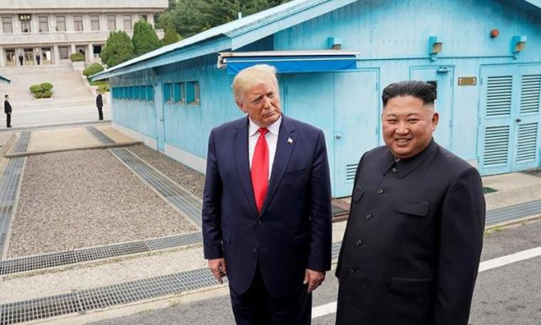 Trump: Kim, füze denemeleri için özür diledi