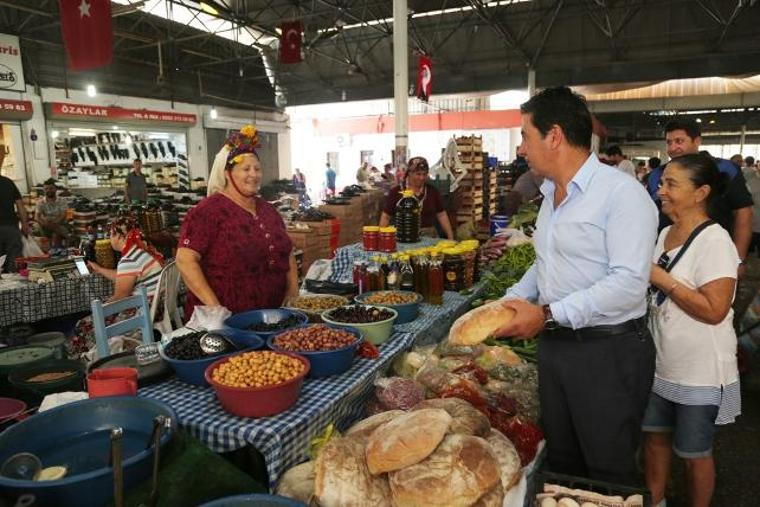 Başkan Aras, semt pazarında yurttaşlarla buluştu