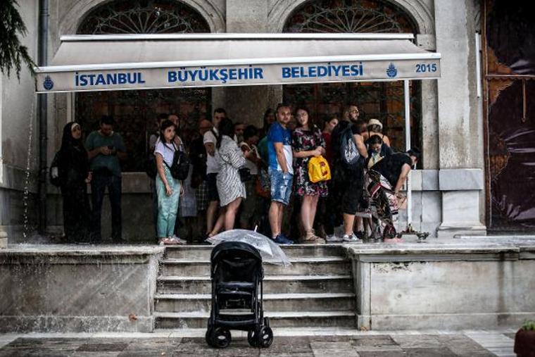 Fatih'te metrekareye ortalama 110 kg yağış düştü