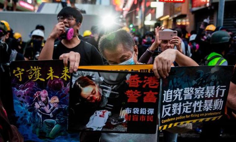 AB'den Hong Kong protestolarına ilişkin itidal çağrısı